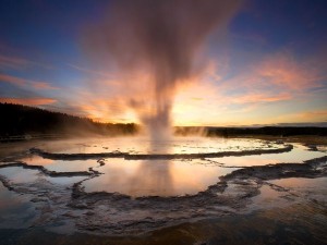 yellowstone-fountain-geyser_2018_600x450-300x225